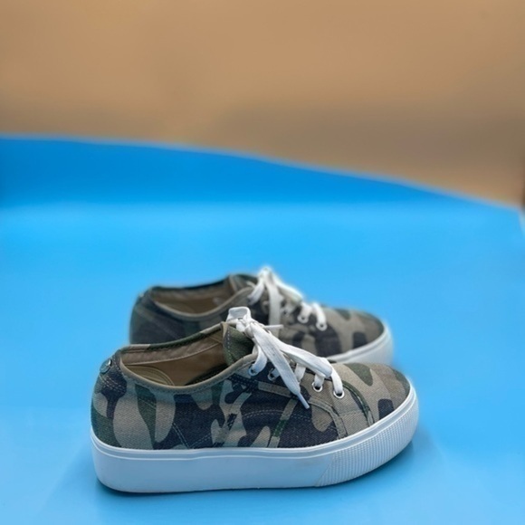 Steve Madden Platform Sneakers - Picture 4 of 8